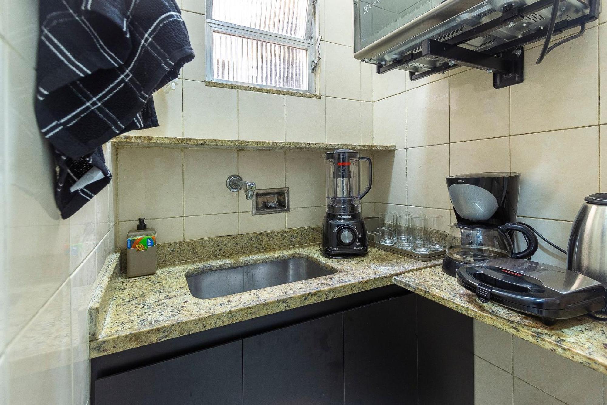 Charmoso Com Vista Lateral A *