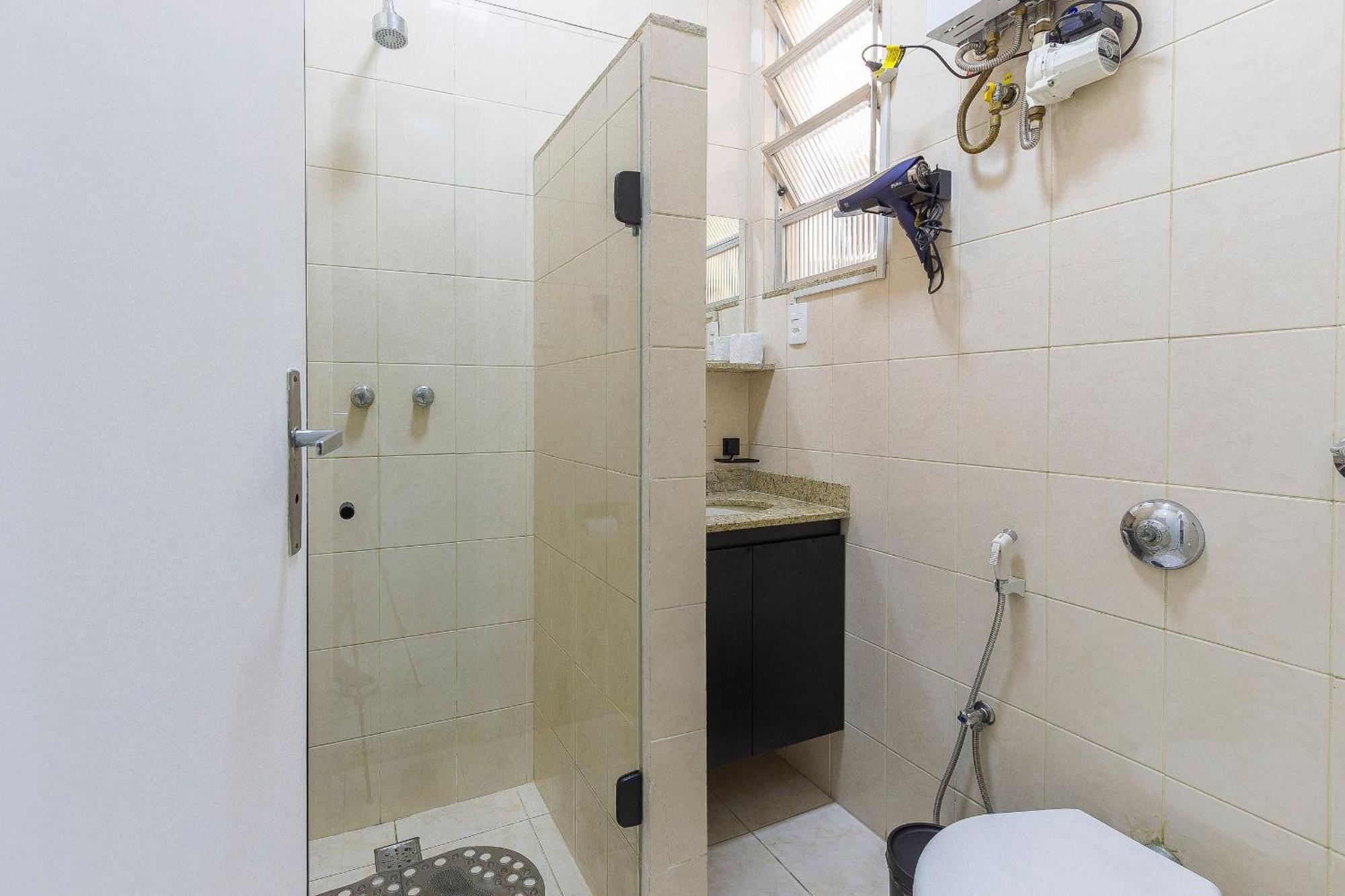 Charmoso Com Vista Lateral A *